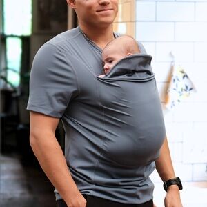 LALABU Men’s The Dad Shirt Baby Front Pouch Short Sleeve Brook Blue Sz Medium